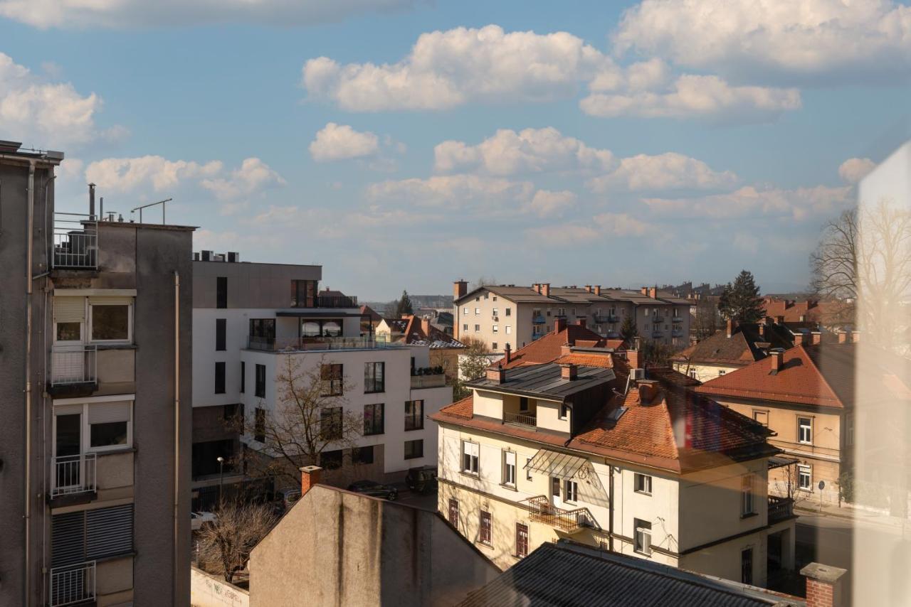 Canopy Apartment Ljubljana Luaran gambar